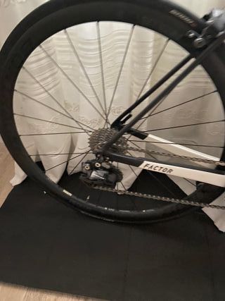 Bici Factor O2 Eléctrica Dura Ace 11v