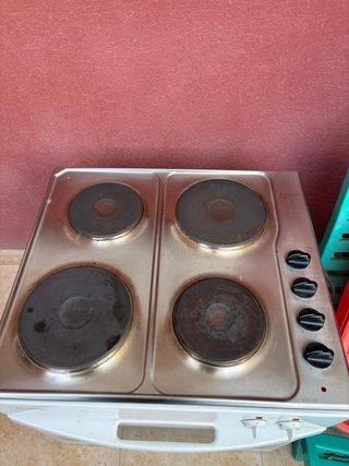 Horno eléctrico Aspes con placa 4 fuegos