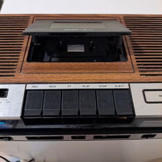 Radio Reloj Casete Orion Modelo 621