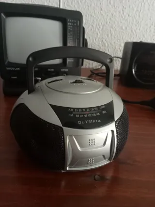 Lote Antigüedades: diferentes radios