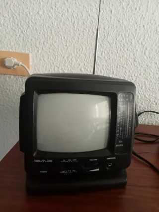 Lote Antigüedades: diferentes radios