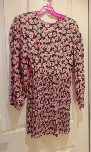 Vestido floral negro y rosa