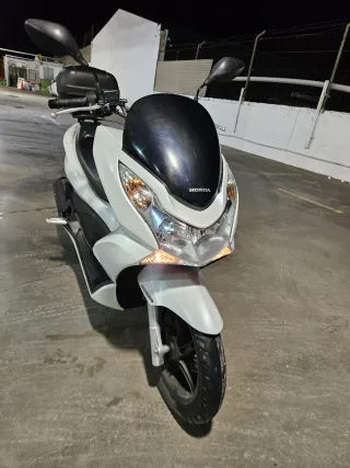 Honda PCX 125cc Blanca