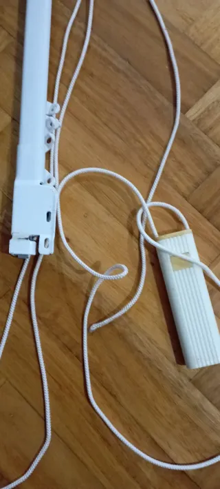 Rieles blancos para cortinas