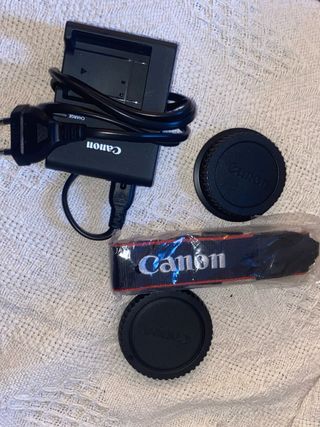 Cámara Canon EOS 2000D Negra