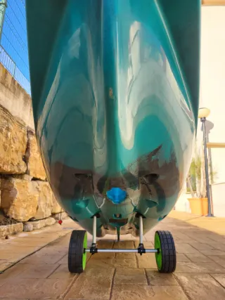 Kayak KOL Outdoor turquesa con ruedas