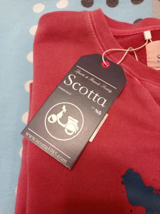 Sudadera Scotta Talla XS. Unisex. Color coral