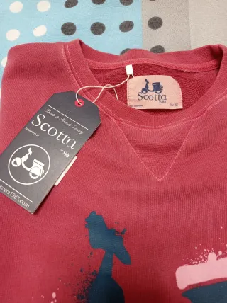 Sudadera Scotta Talla XS. Unisex. Color coral