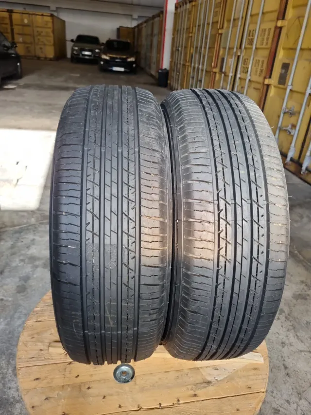 Vendo 2 Neumáticos en perfecto estado^