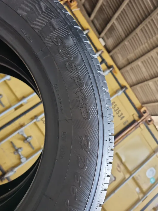 Vendo 2 Neumáticos en perfecto estado^