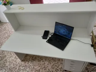 Recepción moderna color blanco