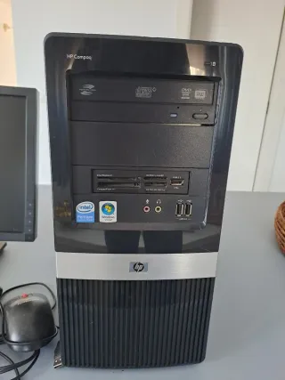 PC HP sin disco duro con monitor, teclado y ratón