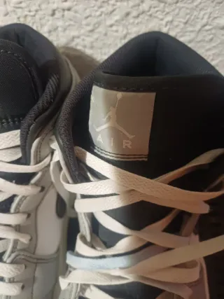 Vendo Nike Air Jordan 1 Mid Gris Blanco talla 44