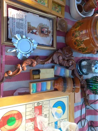 Lote de objetos decorativos y juegos