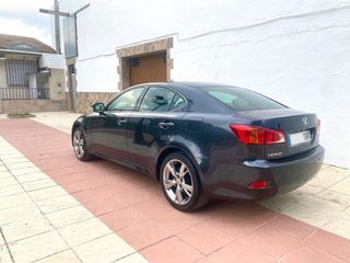 Lexus IS 2010