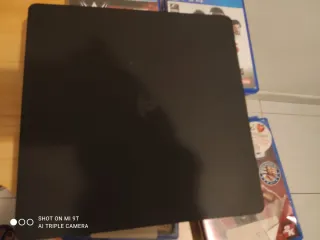 PS4 Negra + 8 Juegos