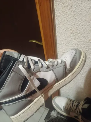Nike Air Jordan 1 Mid Gris Blanco