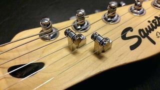 2 Guías cuerdas guitarra retenedores strato f rose