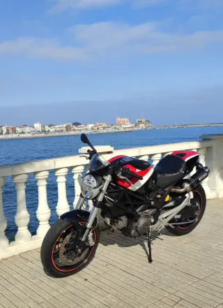 Ducati Monster 696+ A2