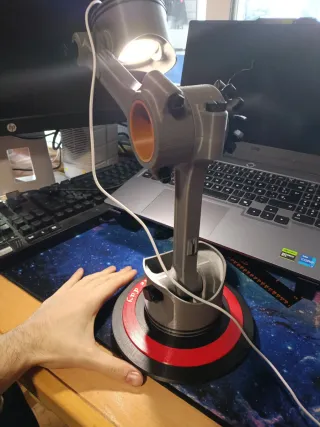 Lámpara de mesa diseño doble  pistón motor