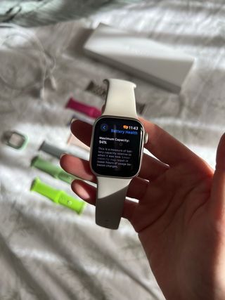 Apple Watch Series 9 41mm Starlight + 7 correas