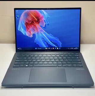 Asus Zenbook Duo 8406MA i9 1TB SSD 32GB RAM
