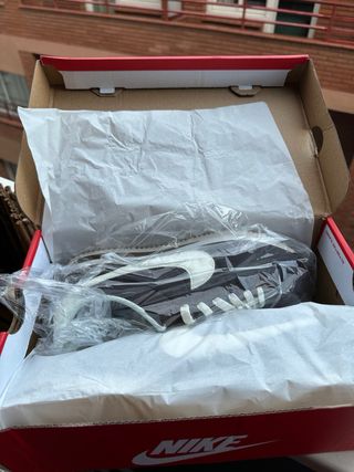 Zapatillas Nike Cortez Marrones y Blancas