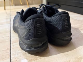 Asics GT 2000 Talla 46 Negras.