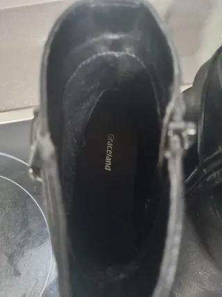 Botines negros con hebillas talla 38