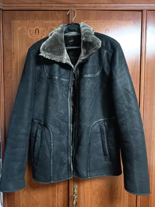 Chaqueta de hombre negra con forro