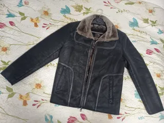 Chaqueta de hombre negra con forro