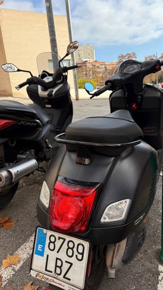 vespa Gts 300 Notte hpe control tracción/ABS