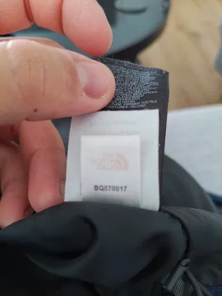 Chaqueta The North Face HyVent Azul