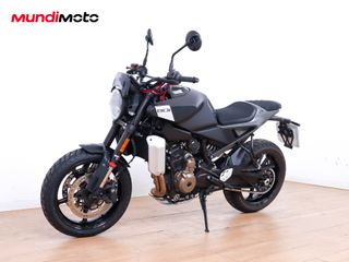 HUSQVARNA SVARTPILEN 801