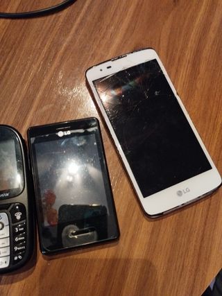 Lote 4 teléfonos móviles LG y Motorola
