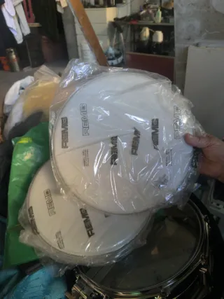 Conjunto equipo de música con todo lo que se ve.