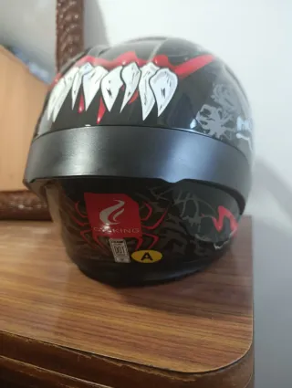 Casco de moto deportivo