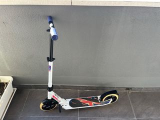 Patinete Oxelo blanco con diseño Union Jack