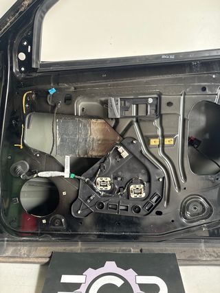 Puerta Delantera Derecha Cadillac SRX : 2452761