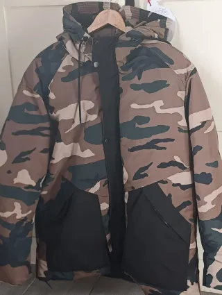 Chaqueta Zara Camuflaje Hombre NUEVO SIN USAR.