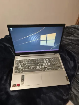 Portátil Lenovo Ryzen 7-3700u,20gb,Radeon Vega 2gb