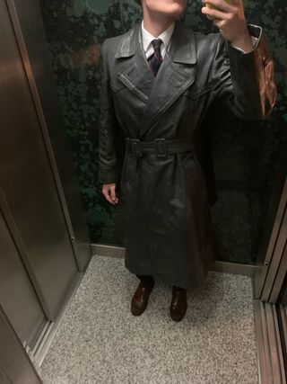 Abrigo alemán largo negro