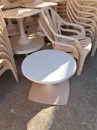 Conjunto de terraza mesa y 2 sillas