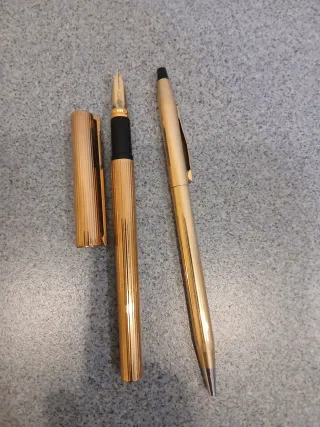 Pluma y Bolígrafo S.T. Dupont de Oro 18k