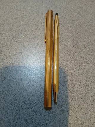 Pluma y Bolígrafo S.T. Dupont de Oro 18k