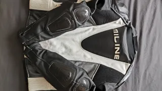 Traje Moto cuero 2 piezas MILINE y botas SPIKE