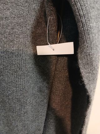 Jersey Mango cuello alto gris