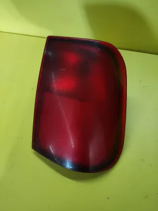 PILOTO TRASERO DERECHO NISSAN TERRANO II MAVERICK