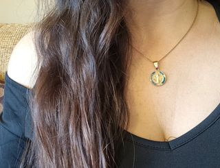 Medalla San Benito Dorada con Esmalte Azul