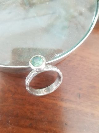 Conjunto Anillo y Pendientes de plata y piedra ver